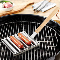 Meilleures ventes : Rouleau à saucisses rotatif en acier inoxydable 304, support de cuisson antiadhésif avec longue poignée, outil de barbecue pour hot-dogs, qualité alimentaire