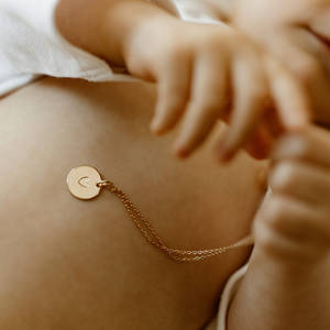 <span class=keywords><strong>Collier</strong></span> personnalisé en acier inoxydable plaqué or <span class=keywords><strong>avec</strong></span> pendentif cœur gravé, nom et date personnalisés, médaille gravée - Product Image 6