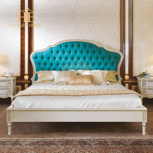 Diseño de lujo de hoja de oro tallada cama king/europeo clásico Royal <span class=keywords><strong>Deluxe</strong></span> oro madera dormitorio cama doble conjunto - Product Image 2