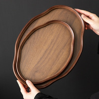 Modern, eenvoudig, onregelmatig gevormd houten servies, bamboe houten dienblad, huishoudelijk theekopje dienblad, fruit schaal