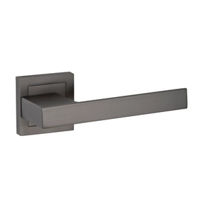 <span class=keywords><strong>Poignée</strong></span> <span class=keywords><strong>de</strong></span> <span class=keywords><strong>porte</strong></span> <span class=keywords><strong>ronde</strong></span> en aluminium/zamak <span class=keywords><strong>de</strong></span> style espagnol moderne avec rosette carrée <span class=keywords><strong>noire</strong></span> pour portes intérieures en bois <span class=keywords><strong>de</strong></span> chambre à coucher - Product Image 5