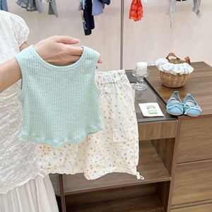 Ensemble de vêtements pour filles, léger et frais, avec <span class=keywords><strong>gilet</strong></span> côtelé sans manches et short imprimé étoiles, pour un usage quotidien en été - Product Image 1