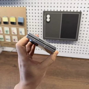 Z Fold6 หน้าจอ AMOLED QHD 6.7 นิ้ว 120Hz 5G ระบบปฏิบัติการ Android 14 Octa Core กล้องหลัง 50MP เซ็นเซอร์ลายนิ้วมือ แบตเตอรี่ 5000mAh โทรศัพท์มือถือรุ่นใหม่ - Product Image 5