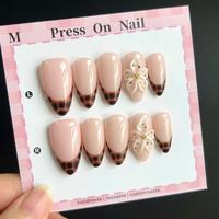Kuku Palsu Handmade Shinny Cat Eye Motif Bunga 3D Garis Emas Perak Terbaru untuk Dijual