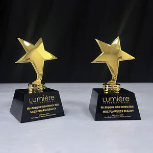 كأس كريستال صغير معدني فضي ونجمة ذهبية - Product Image 1