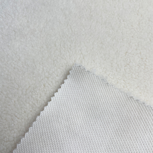Usine directe 100% polyester Sherpa polaire tissu résistant au rétrécissement et tissu de fourrure à motifs pour manteaux et vestes pour femmes OEM - Product Image 5