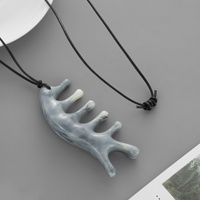 Nouveau Design Tendance : Collier Pendentif Gua Sha Unisexe avec Chaîne Cordon, Accessoire de Mode Quotidien pour Homme et Femme