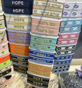 Amore Bows Bordado Barcelona Pulsera Con Borlas - Product Image 3