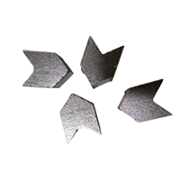 Bloc abrasif diamanté en forme de flèche, segment de meulage à liaison métallique pour le meulage des sols en béton, OEM