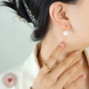 Hình Học Bông Tai Ngọc Trai Titan Thép 18K PVD Mạ Vàng Tối Thiểu Không Làm xỉn Phụ Nữ Thanh Lịch Đồ Trang Sức - Product Image 3