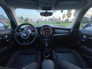 <span class=keywords><strong>Mini</strong></span> <span class=keywords><strong>Cooper</strong></span> 2016 de 5 Puertas y 4 Asientos, Auto Usado Color Blanco Pimienta, Hatchback Compacto - Product Image 3