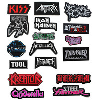 Logo personnalisé patchs pour chapeau vêtement haute densité broderie fer musique groupe de rock tissé polyester coeur forme de fleur