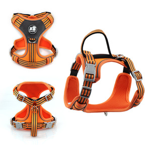 Harnais réfléchissant pour chien BveoyPet, gilet respirant, laisse anti-traction avec poignée pour la promenade en extérieur - Product Image 4