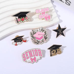Broche en émail en forme de chapeau de fille rose à fleurs de classe supérieure GF Pentagram, badge de dessin animé, bijoux, cadeau, chapeau de remise de diplôme, épingles à revers pour étudiants - Product Image 1