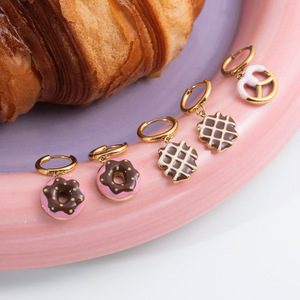 Pendientes con diseño de comida, de acero inoxidable, con diseño de donut, gofre y pretzel, para mujer, joyería de moda. - Product Image 4