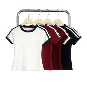 2025 nuevos productos Sportwear Slim-Fit Camiseta de algodón con rayas en las mangas cuello redondo transpirable venta al por mayor estilo deportivo - Product Image 2