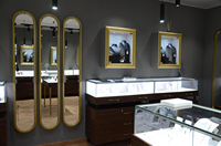 Vitrine de présentation de bijoux en bois haut de gamme Retron Custom avec éclairage LED, écologique et durable, pour boutique de bijoux