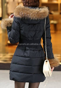 Chaqueta larga de lujo para mujer de estilo europeo con cuello de piel desmontable - Product Image 2