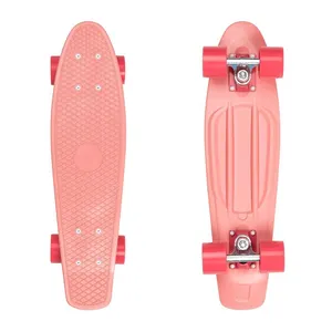 Benutzer definierte 22,5-Zoll-Cruiser-Skateboard Kunststoff-Penny-Skateboard mit 60*45mm Pu-Rädern