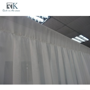 ขาตั้งฉากหลังแบบพกพาพร้อมผ้าม่านสีขาวสำหรับตกแต่งงานแต่งงาน - Product Image 4