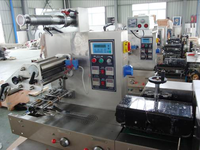 Machine à emballer automatique Flowpack de vente chaude pour serviettes hygiéniques et machine d'emballage de couches