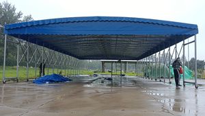 Grand auvent électrique extérieur Push-Pull en acier PVC pour <span class=keywords><strong>pare</strong></span>-<span class=keywords><strong>brise</strong></span> de voiture Parking Logistique Parc Activité Tente <span class=keywords><strong>Garage</strong></span> Stockage Carports - Product Image 6