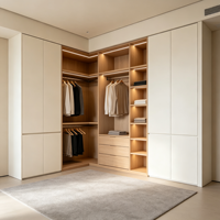 Armoire murale complète en chêne blanc cassé, soigneusement conçue, avec tiroir ouvert, idéale pour les projets de rénovation de dressing.