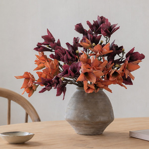 ดอกแมกโนเลียประดิษฐ์จาก Yihua Floral Art สีสันฤดูใบไม้ร่วง ดอกไม้ผ้าไหมตกแต่งบ้านสำหรับวางบนโต๊ะ - Product Image 1