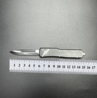Couteau de poche EDC personnalisé OEM en gros, manche en aluminium D2 usiné CNC, action rapide, approvisionnement direct usine en vrac