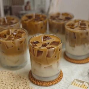 Bougie parfumée de luxe en cire gelée effet café glacé avec mèche en coton, décoration d'intérieur pour les fêtes, en pot de verre, idéale pour les cadeaux. - Product Image 4