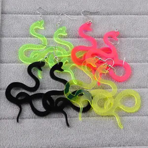 Anting-anting Drop kristal hewan akrilik wanita, anting-anting bentuk ular lucu warna terang neon berlebihan