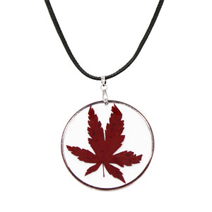 Collana con Foglia di Acero Rosso Essiccata Autunnale in Resina, Souvenir Canadese in Argento 45mm, Regalo Ideale per Lei - Product Image 4