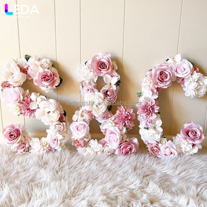 LEDA - Número Floral de Rosas Grandes para Cumpleaños, Flores Artificiales Personalizadas, Letra de Flores para Eventos de Boda - Product Image 4