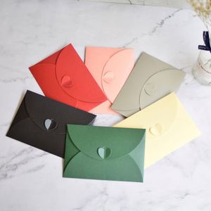 Enveloppe en papier perlé avec boucle en forme de cœur, style vintage européen avec feuille d'or, enveloppes élégantes pour invitations et cartes de vœux - Product Image 1