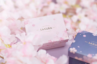 Nouveautés : Coffret cadeau en carton rigide recyclable et personnalisable avec gaufrage et pelliculage mat pour roses