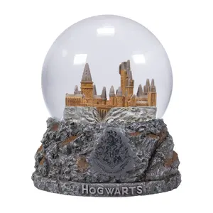 Haute qualité usine personnalisée films magiques britanniques décoratif résine Globe d'eau Miniature Anime château verre boule de neige - Product Image 5