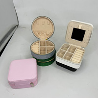 Collier de bague de voyage en cuir Pu de luxe Boîte rigide de rangement Mini boîte à bijoux Organisateur avec miroir