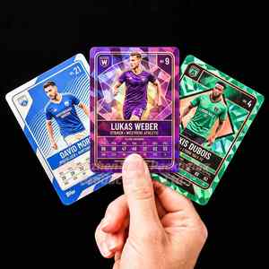 Cartes de football holographiques personnalisées en papier écologique, cartes de sport à autographes pour créateurs - Product Image 2