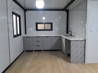 Maison conteneur pliable de style ferme, double aile extensible de 700 mm de large, respirante, en panneaux d'acier EPS préfabriqués