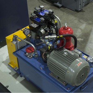 Machine à découper les bobines KBA DGFQ-2600, largeur 2600 mm, diamètre 1800 mm, puissance 70-100 kW, alimentation 380 V - Product Image 1