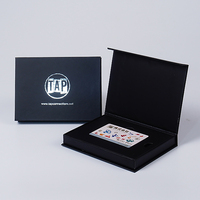 Boîte cadeau magnétique de luxe pliable en carton rigide avec insert en satin et mousse, logo personnalisé, matériaux recyclés, emballage pour chaussettes