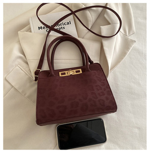 Bolsos de Mano Unisex de Gamuza, Estilo Vintage Inglés, Cierre Elegante, Impermeables, Bolsos Tote y de Hombro de Estilo Nicho - Product Image 1