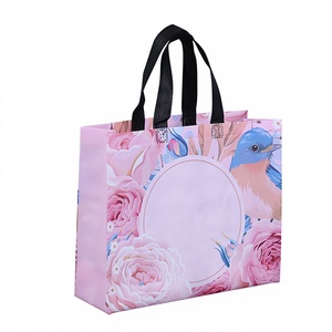 Sac fourre-tout réutilisable et écologique en non-tissé laminé avec poignées en ruban, personnalisé avec logo de marque sérigraphié, idéal pour un usage quotidien - Product Image 2
