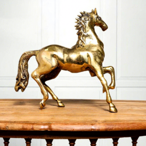 Elegante Escultura de Caballo de Latón, Figura de Caballo en Pie, Estatua Ecuestre de Metal, Decoración Elegante para el Hogar, Adorno de Mesa - Product Image 3