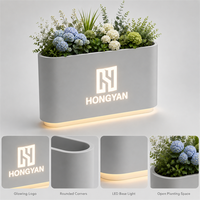 Bac à plantes LED en métal blanc, séparateur de verdure, lumières personnalisables avec logo pour mobilier d'extérieur, cafés - Durable, écologique, pour entrée