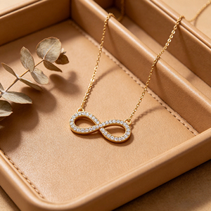 Collier Pendentif Infini en Laiton Plaqué Or 18K avec Zirconiums AAA pour Femme – Vente en Gros Hengdian – Idéal Anniversaire - Product Image 1
