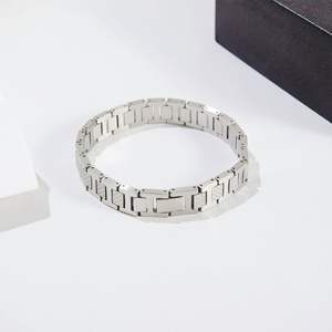 สร้อยข้อมือแฟชั่นแบบยูนิเซ็กซ์ สร้อยข้อมือสแตนเลสแบบไม่ก่อให้เกิดอาการแพ้ สร้อยข้อมือทันสมัยปรับแต่งได้สำหรับขายส่ง - Product Image 5