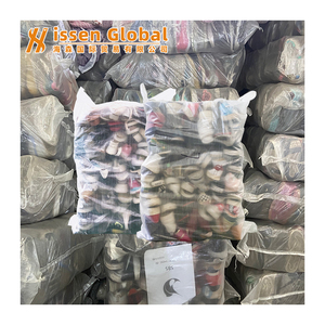 Fornitura Diretta dalla Fabbrica: Stock di Scarpe da Basket e Sneaker di Marca Originale, Usate e di Seconda Mano - Product Image 2