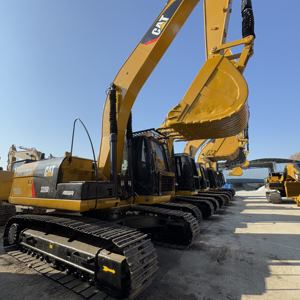 Excavatrice 320CL de 20 tonnes, modèle 2024, faible nombre d'heures, avec historique de maintenance complet et pompe, pour entrepreneurs professionnels - Product Image 2