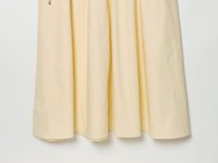 Robe mi-longue décontractée et élégante SHENZHU pour femme, nouvelle collection été 2026, col en V, taille cintrée, style rétro chic sans manches.